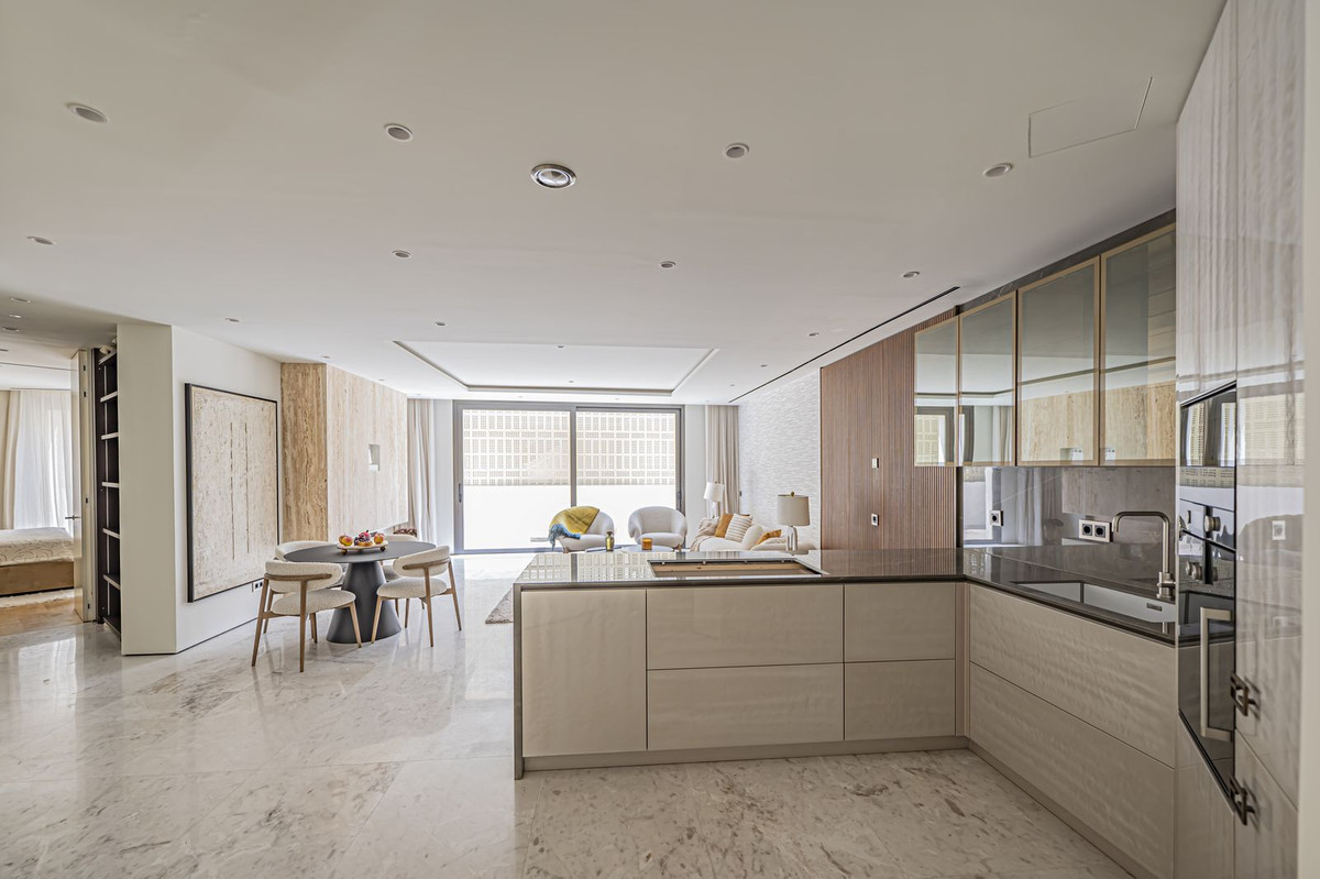 1 Bed Apartment for sale in The Golden Mile Costa Del Sol, Málaga, Spain