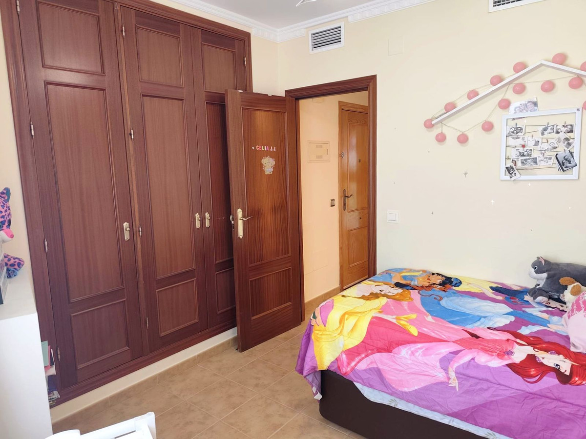 4 Bed Apartment for sale in Estepona Costa Del Sol, Málaga, Spain