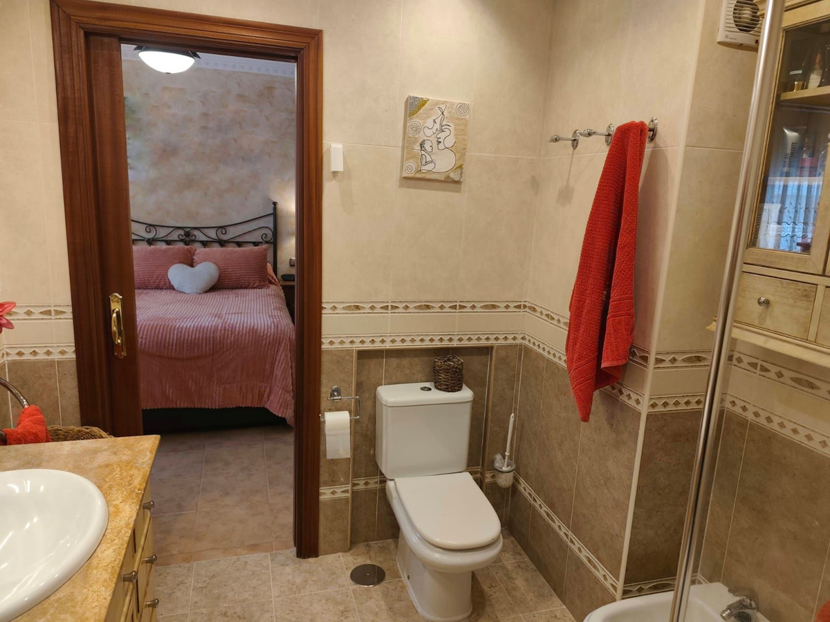 4 Bed Apartment for sale in Estepona Costa Del Sol, Málaga, Spain