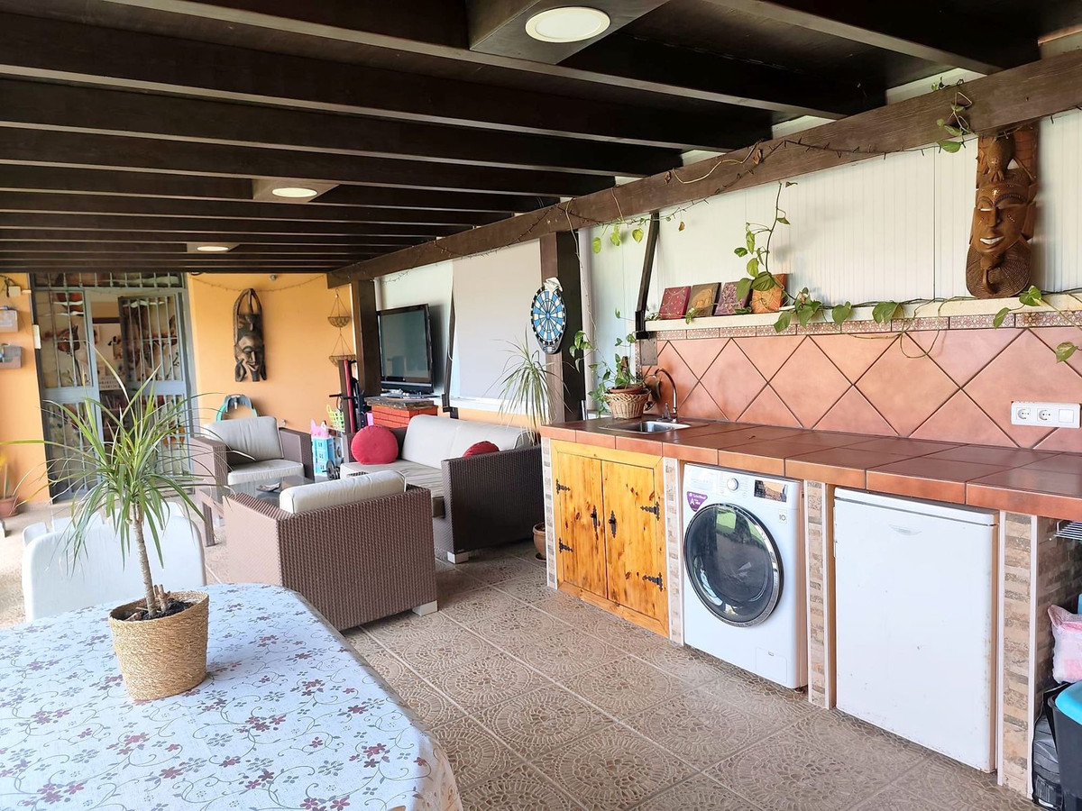 4 Bed Apartment for sale in Estepona Costa Del Sol, Málaga, Spain