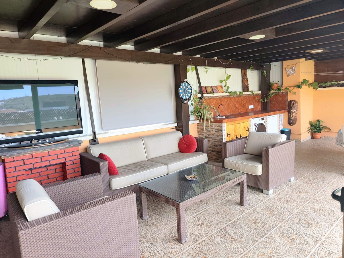 4 Bed Apartment for sale in Estepona Costa Del Sol, Málaga, Spain