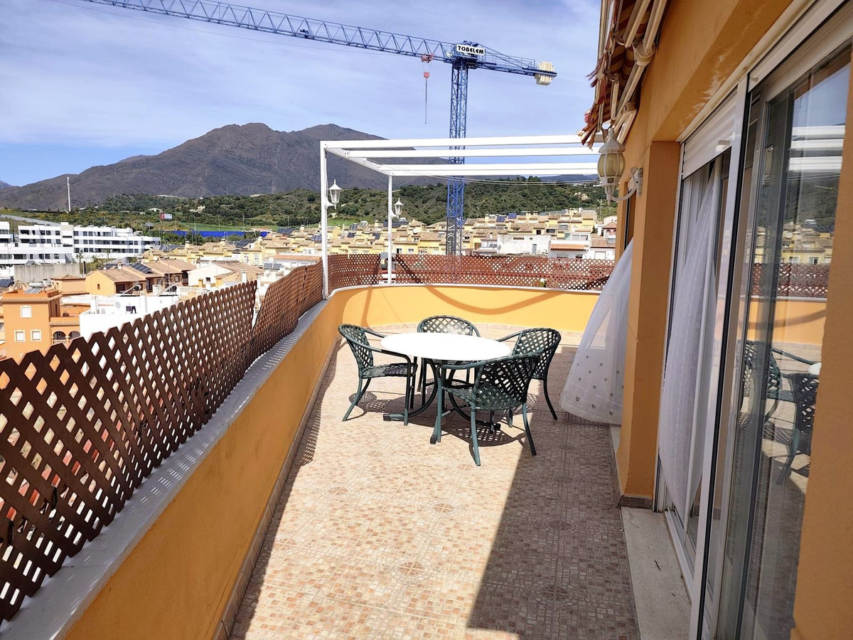 4 Bed Apartment for sale in Estepona Costa Del Sol, Málaga, Spain