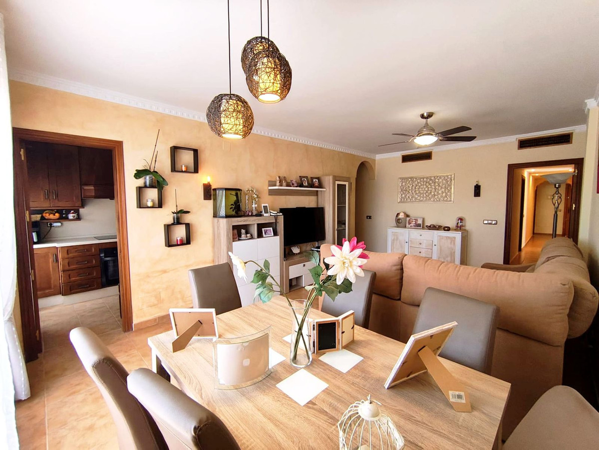 4 Bed Apartment for sale in Estepona Costa Del Sol, Málaga, Spain