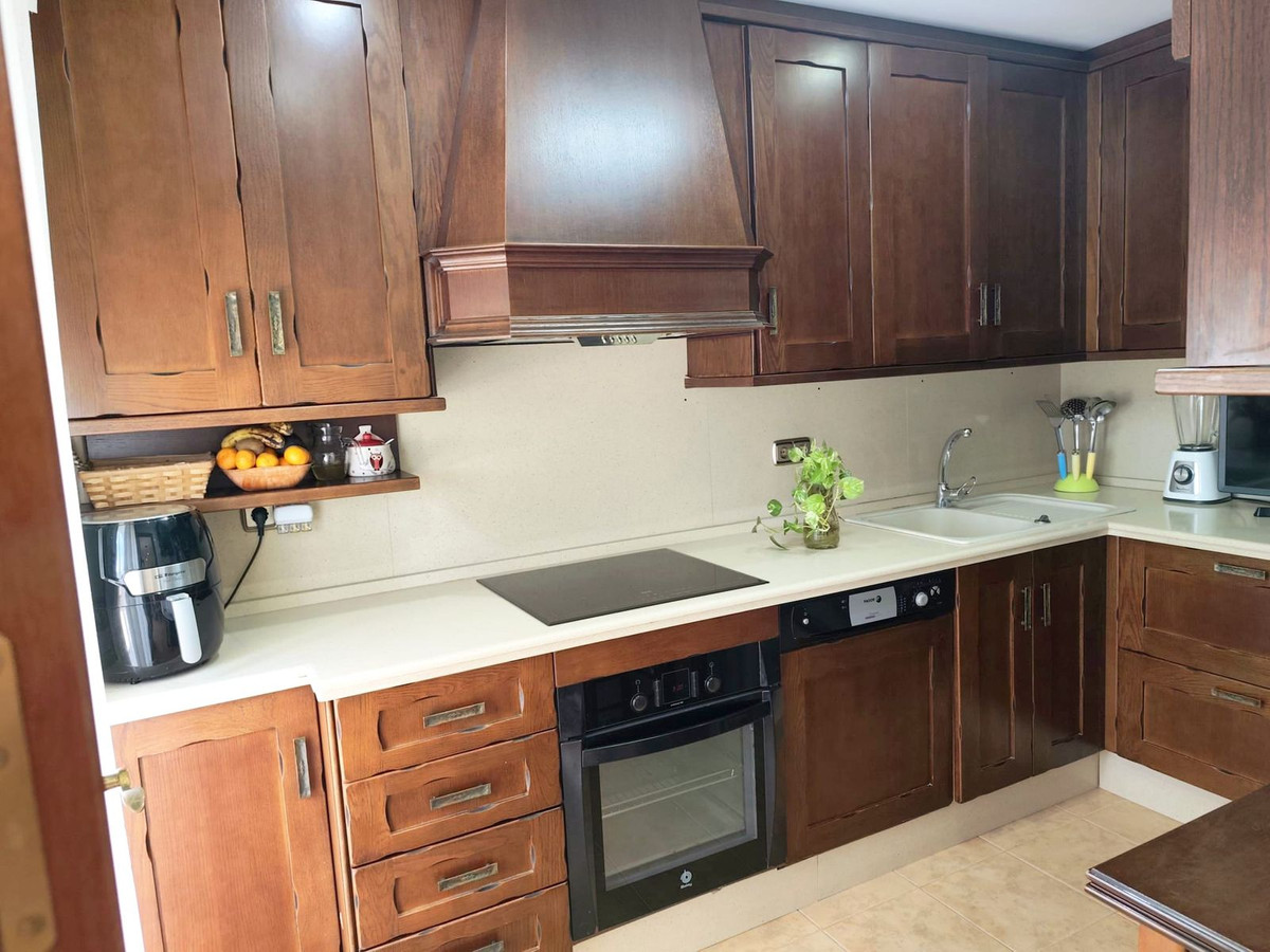 4 Bed Apartment for sale in Estepona Costa Del Sol, Málaga, Spain