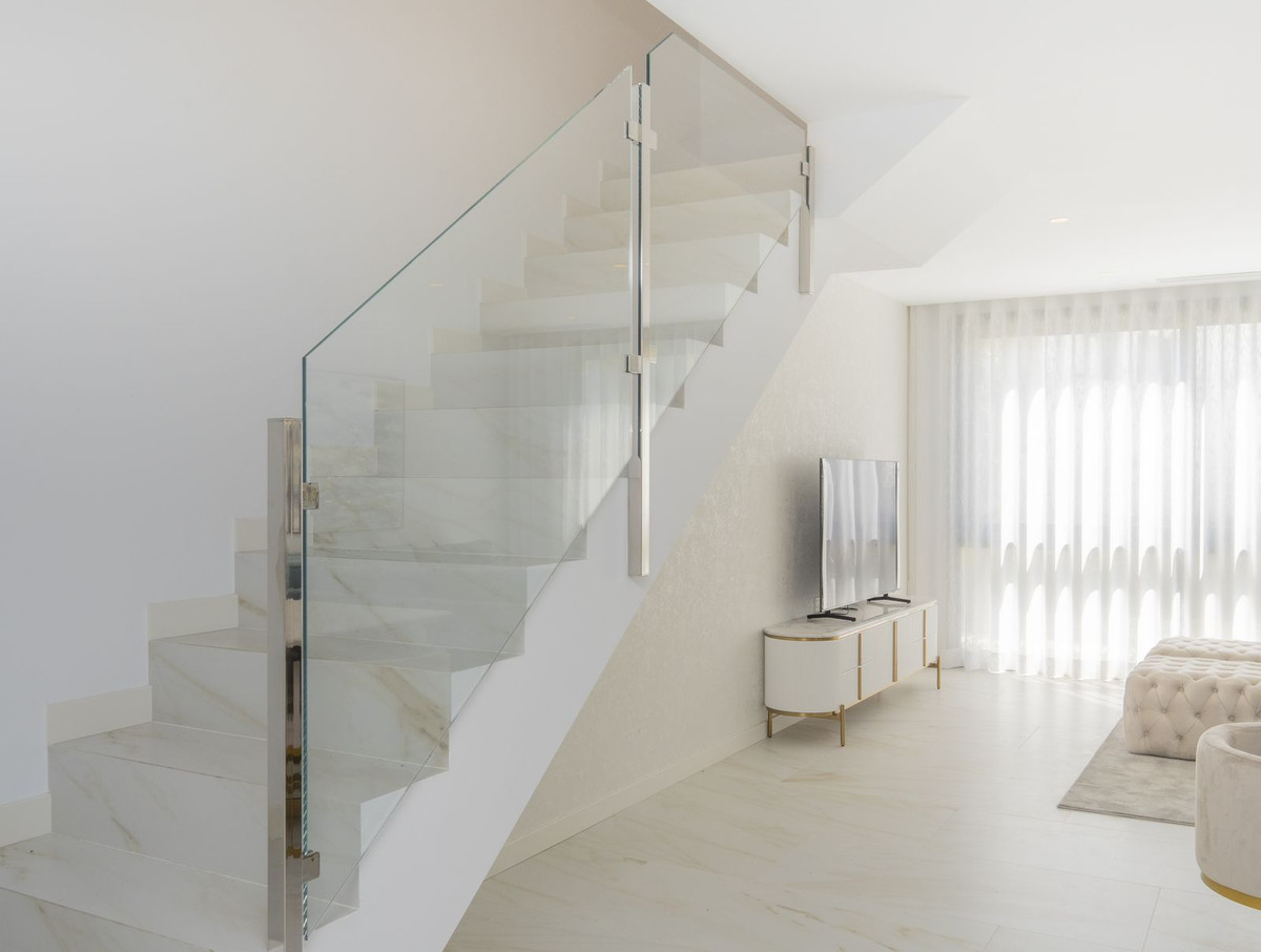 4 Bed Townhouse for sale in Nueva Andalucía Costa Del Sol, Málaga, Spain