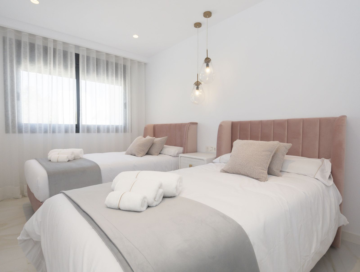 4 Bed Townhouse for sale in Nueva Andalucía Costa Del Sol, Málaga, Spain
