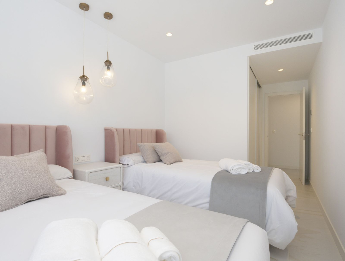 4 Bed Townhouse for sale in Nueva Andalucía Costa Del Sol, Málaga, Spain