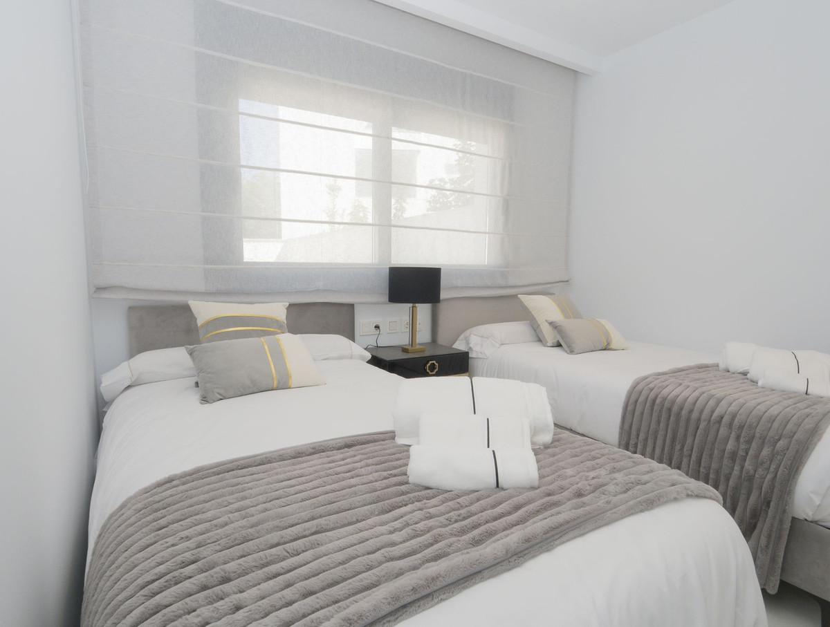 4 Bed Townhouse for sale in Nueva Andalucía Costa Del Sol, Málaga, Spain