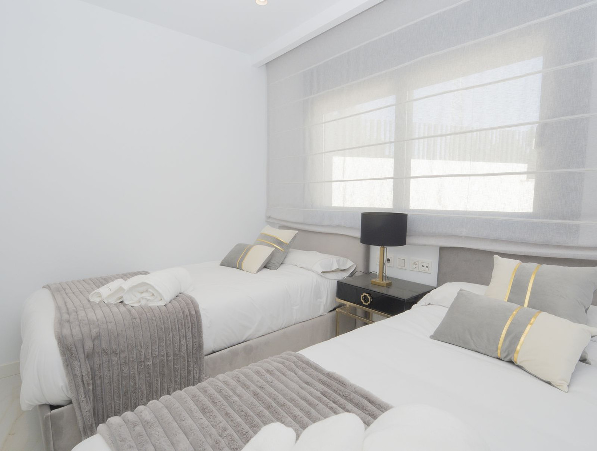 4 Bed Townhouse for sale in Nueva Andalucía Costa Del Sol, Málaga, Spain