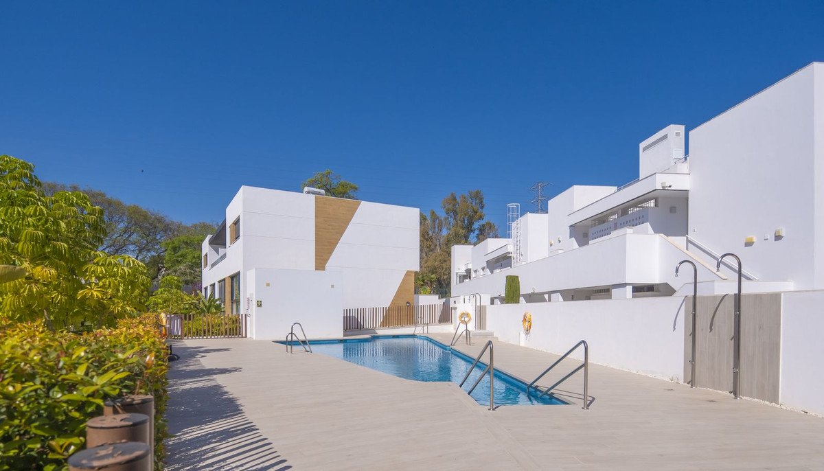 4 Bed Townhouse for sale in Nueva Andalucía Costa Del Sol, Málaga, Spain