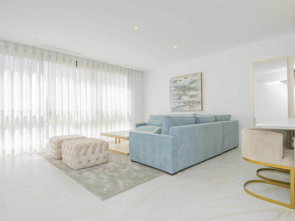 4 Bed Townhouse for sale in Nueva Andalucía Costa Del Sol, Málaga, Spain