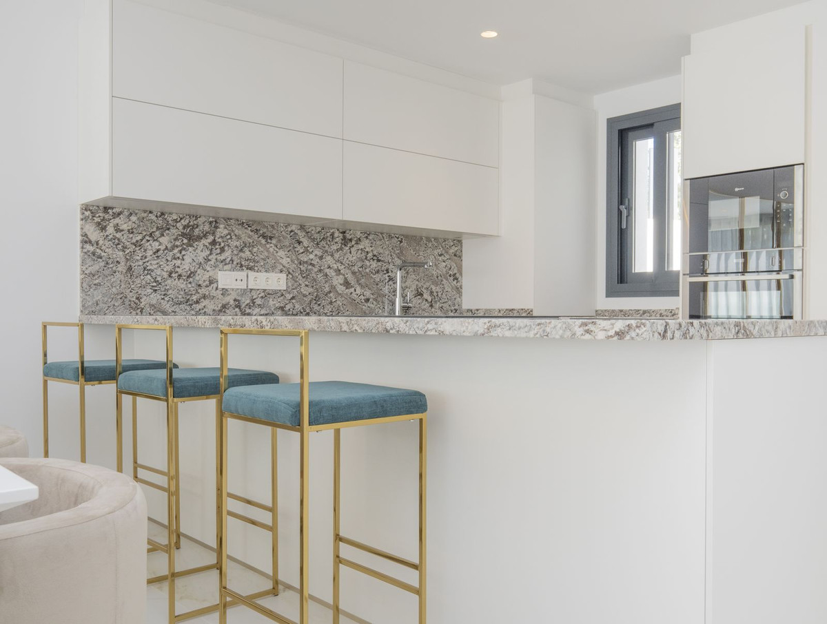 4 Bed Townhouse for sale in Nueva Andalucía Costa Del Sol, Málaga, Spain
