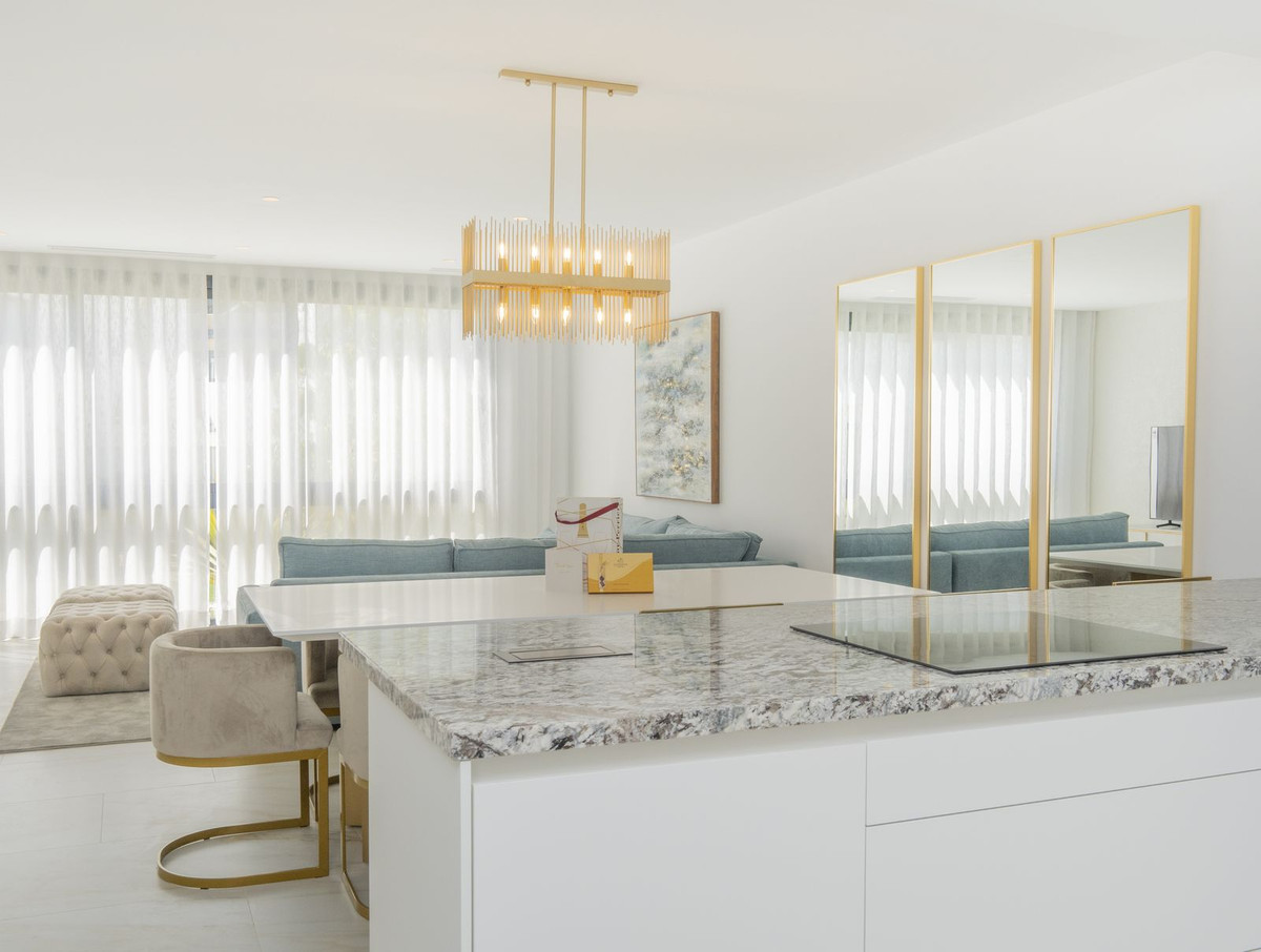 4 Bed Townhouse for sale in Nueva Andalucía Costa Del Sol, Málaga, Spain