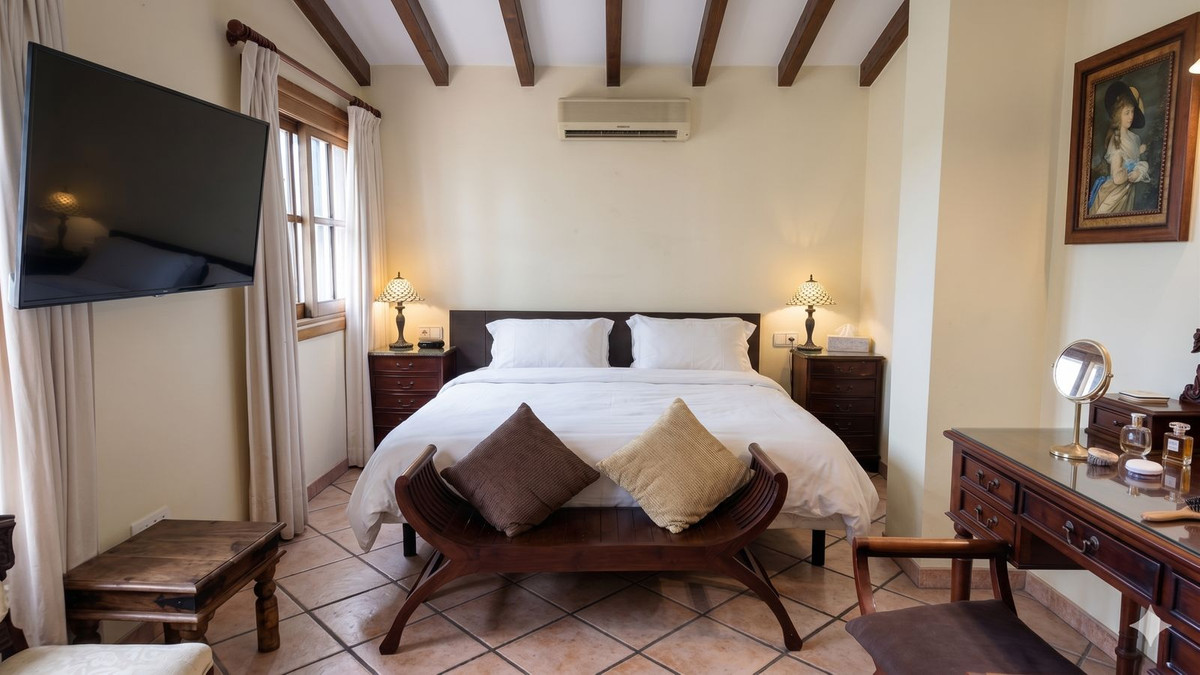 3 Bed Townhouse for sale in Estepona Costa Del Sol, Málaga, Spain