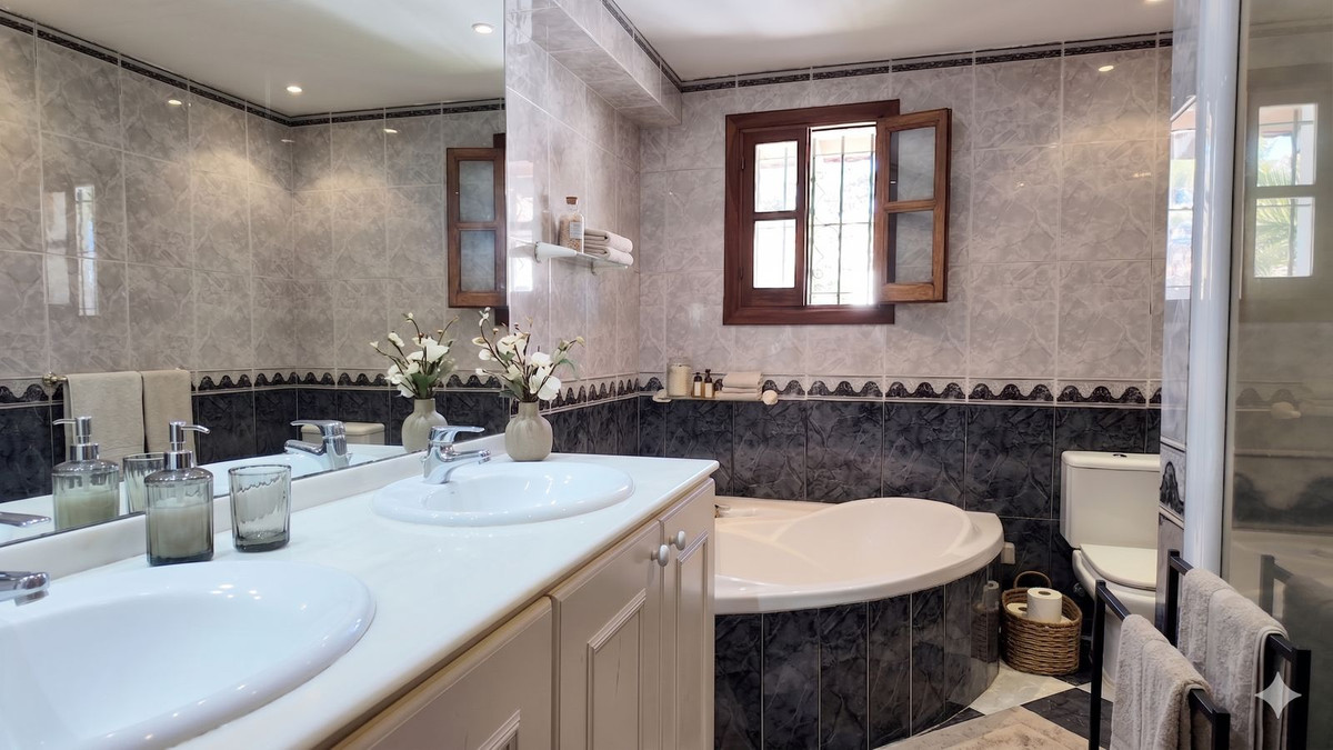 3 Bed Townhouse for sale in Estepona Costa Del Sol, Málaga, Spain