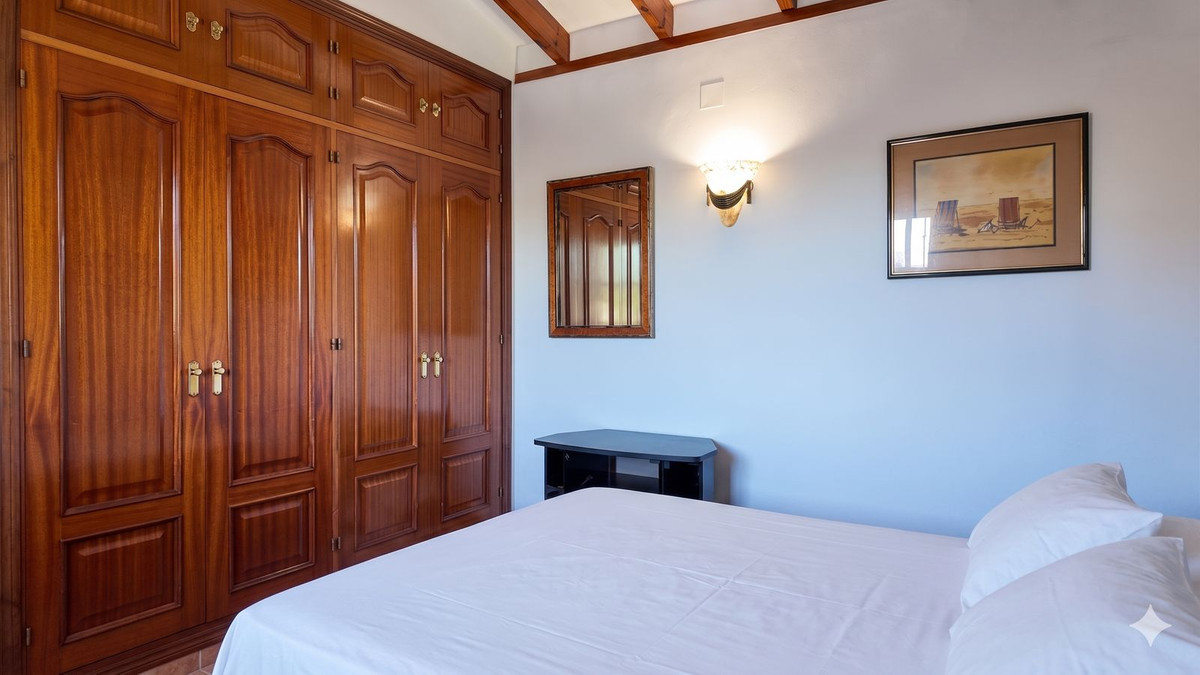 3 Bed Townhouse for sale in Estepona Costa Del Sol, Málaga, Spain