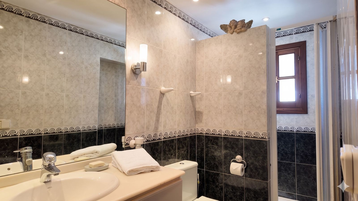 3 Bed Townhouse for sale in Estepona Costa Del Sol, Málaga, Spain