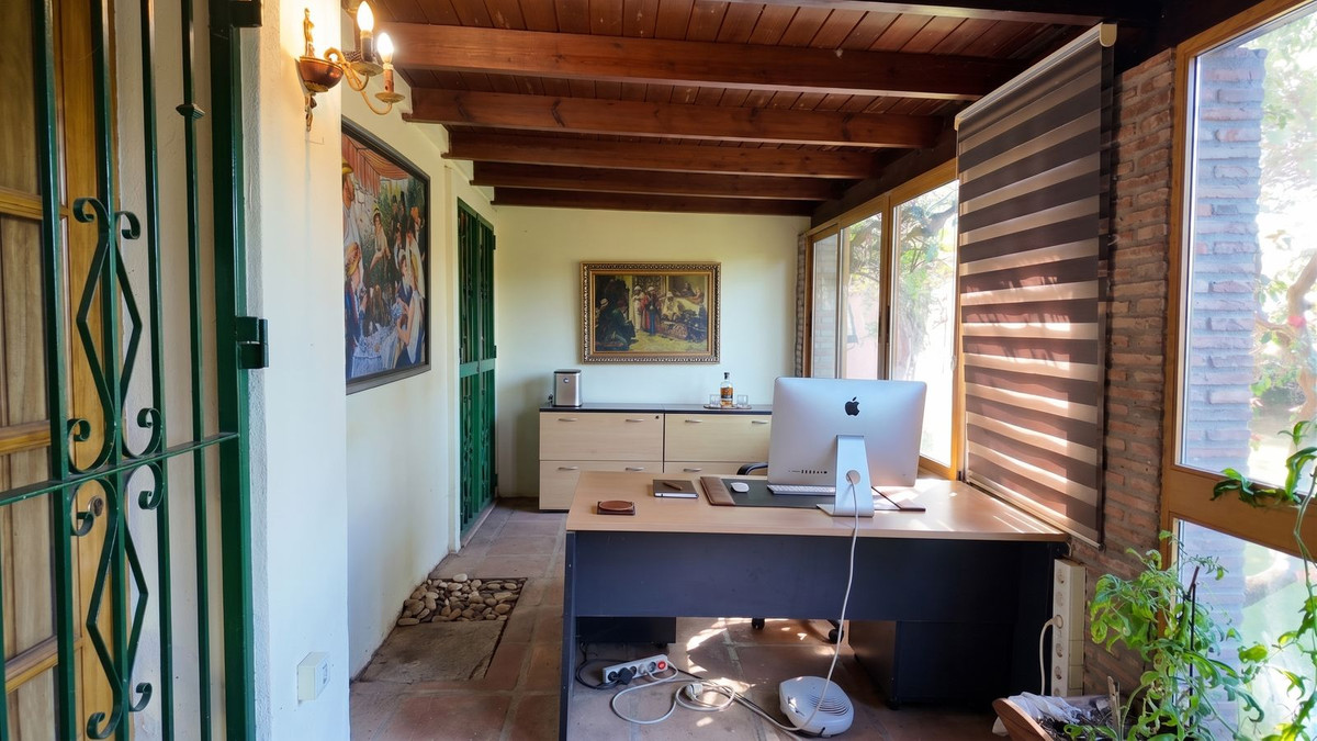 3 Bed Townhouse for sale in Estepona Costa Del Sol, Málaga, Spain