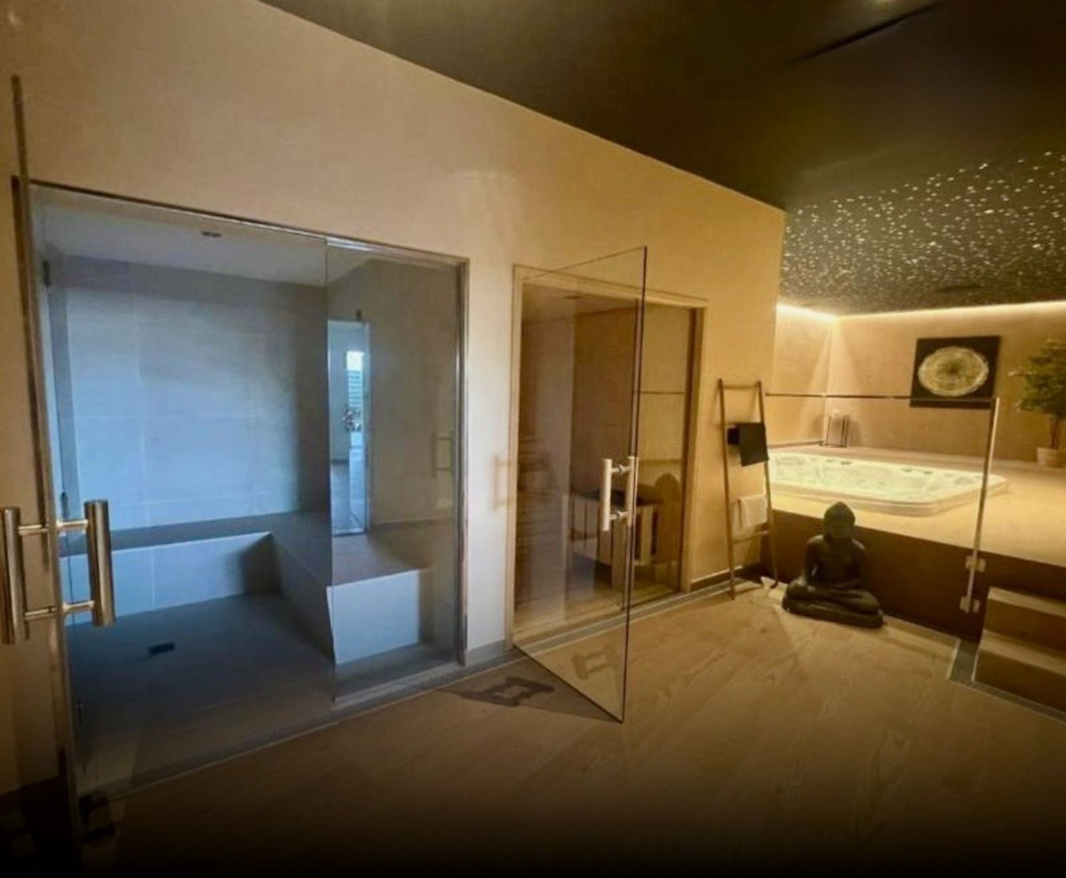 2 Bed Apartment for sale in Manilva Costa Del Sol, Málaga, Spain