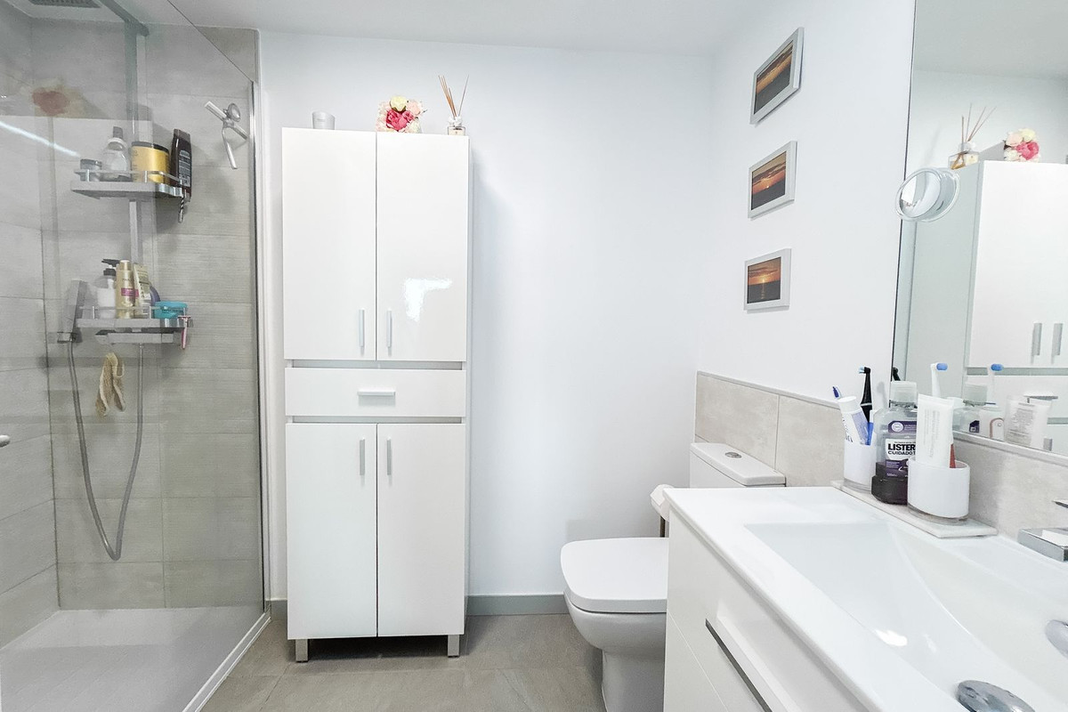 2 Bed Apartment for sale in Manilva Costa Del Sol, Málaga, Spain