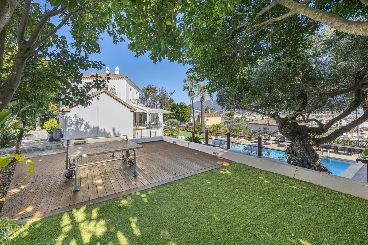 Se vende Villa - Chalet de 6 dormitorios en Costa Del Sol, Málaga, España