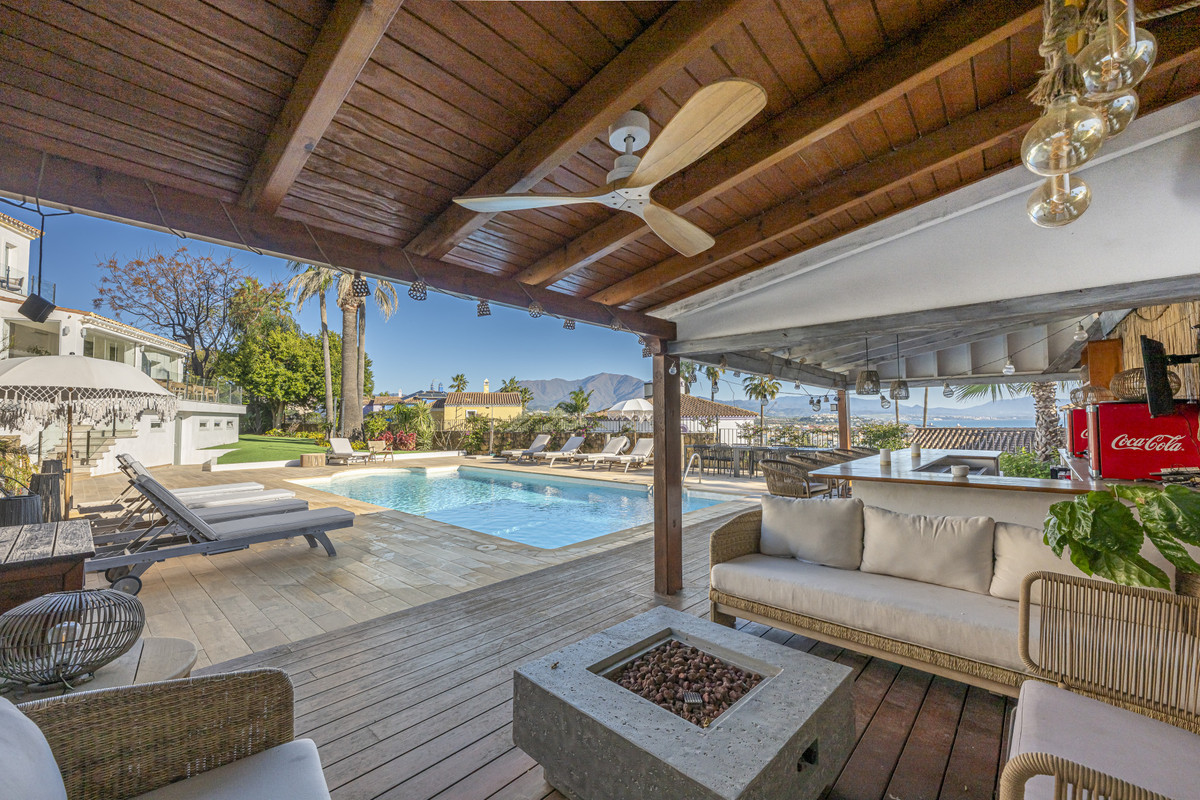 Se vende Villa - Chalet de 6 dormitorios en Costa Del Sol, Málaga, España