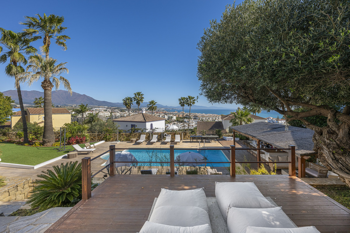 Se vende Villa - Chalet de 6 dormitorios en Costa Del Sol, Málaga, España