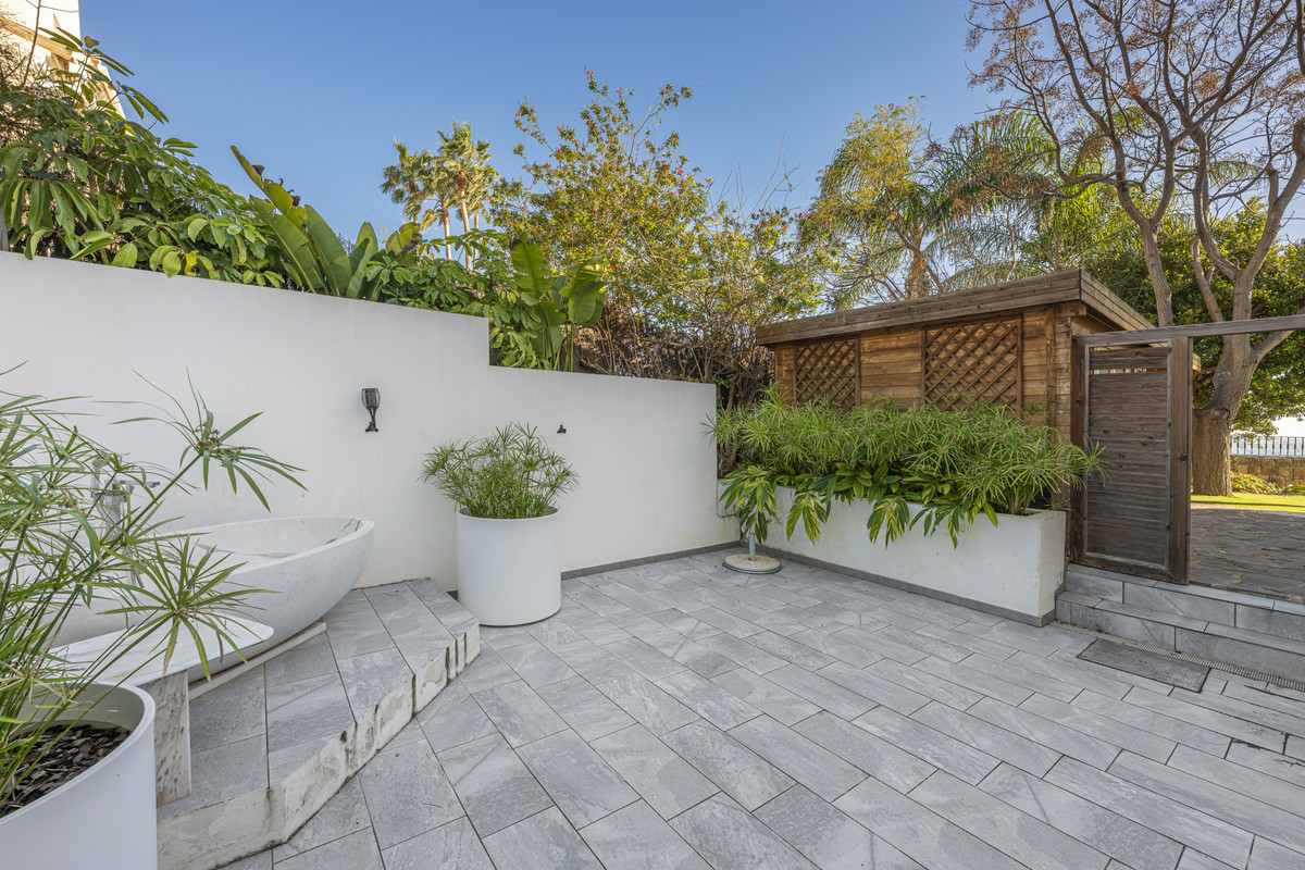 Se vende Villa - Chalet de 6 dormitorios en Costa Del Sol, Málaga, España