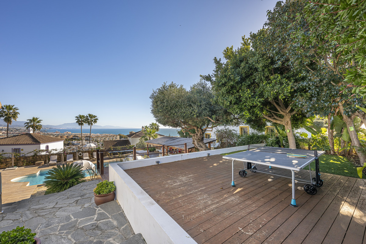 Se vende Villa - Chalet de 6 dormitorios en Costa Del Sol, Málaga, España