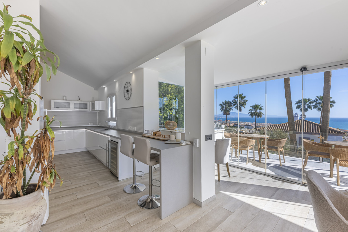 Se vende Villa - Chalet de 6 dormitorios en Costa Del Sol, Málaga, España