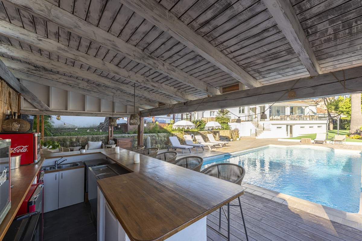Se vende Villa - Chalet de 6 dormitorios en Costa Del Sol, Málaga, España