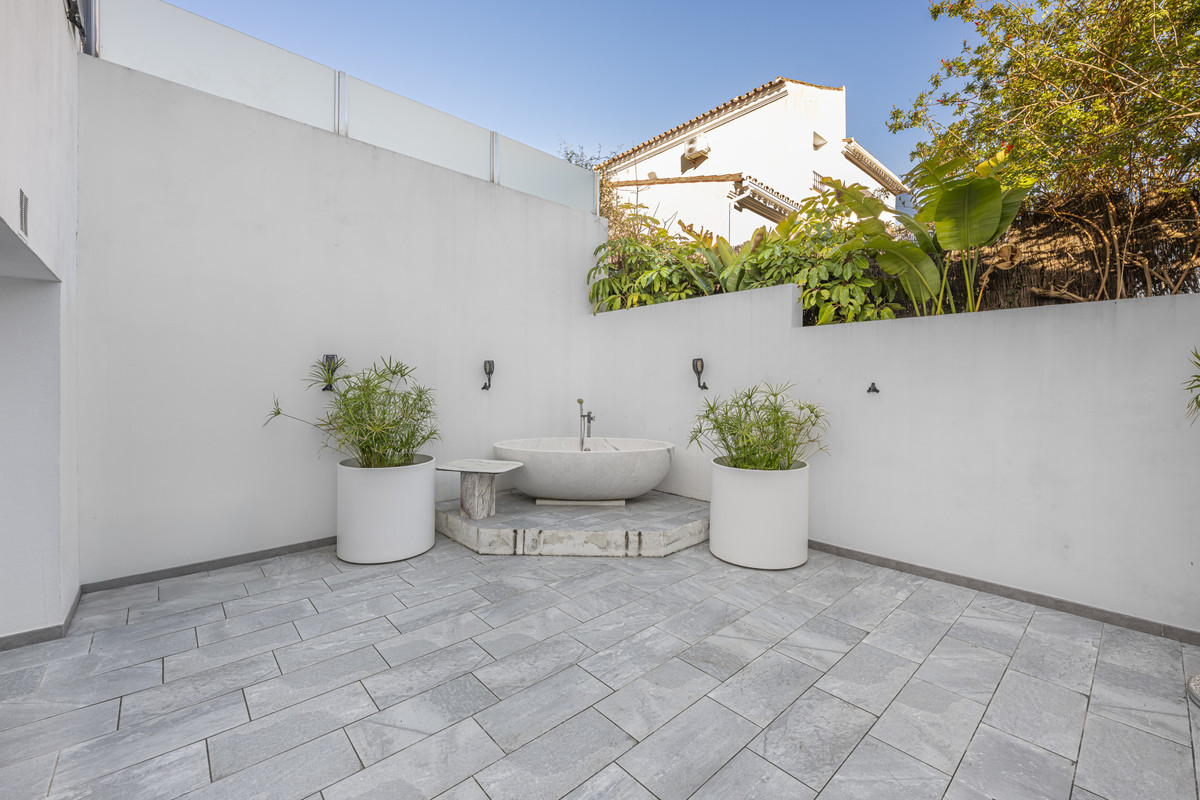 Se vende Villa - Chalet de 6 dormitorios en Costa Del Sol, Málaga, España