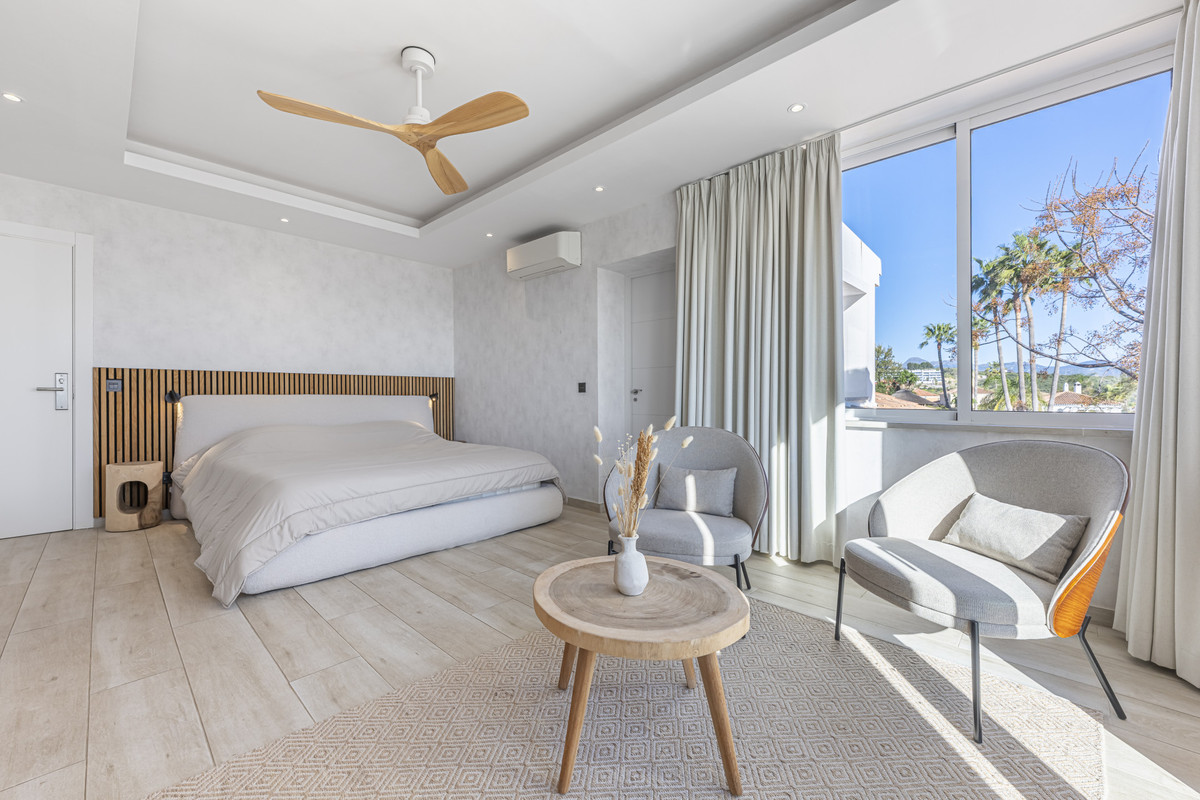 Se vende Villa - Chalet de 6 dormitorios en Costa Del Sol, Málaga, España