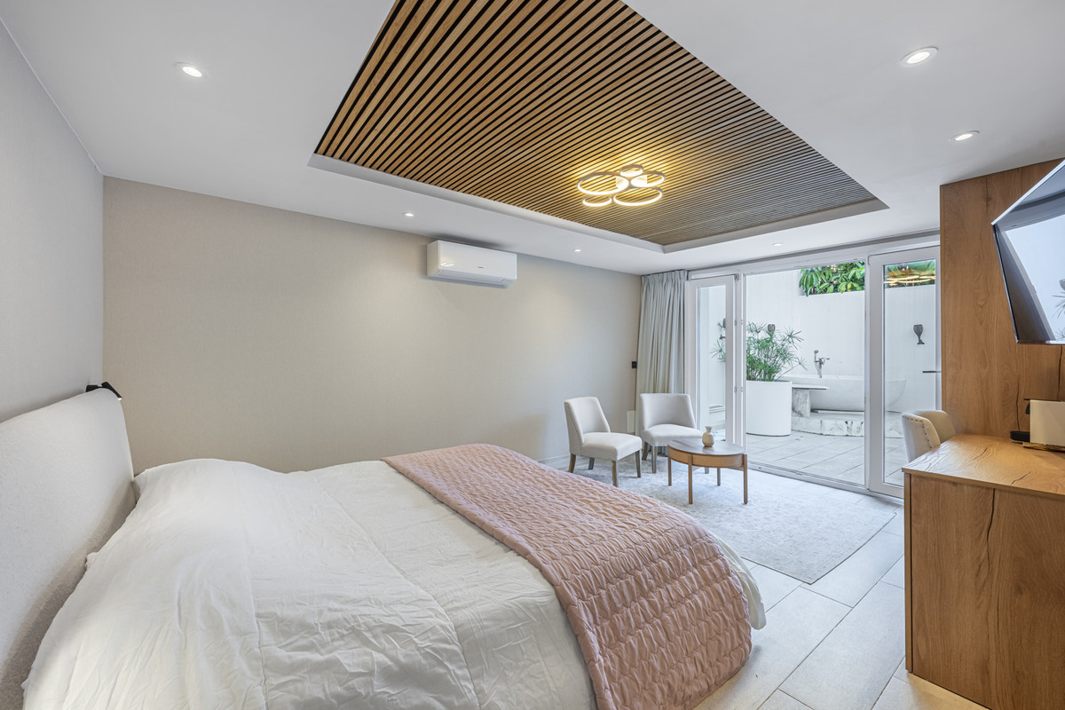 Se vende Villa - Chalet de 6 dormitorios en Costa Del Sol, Málaga, España