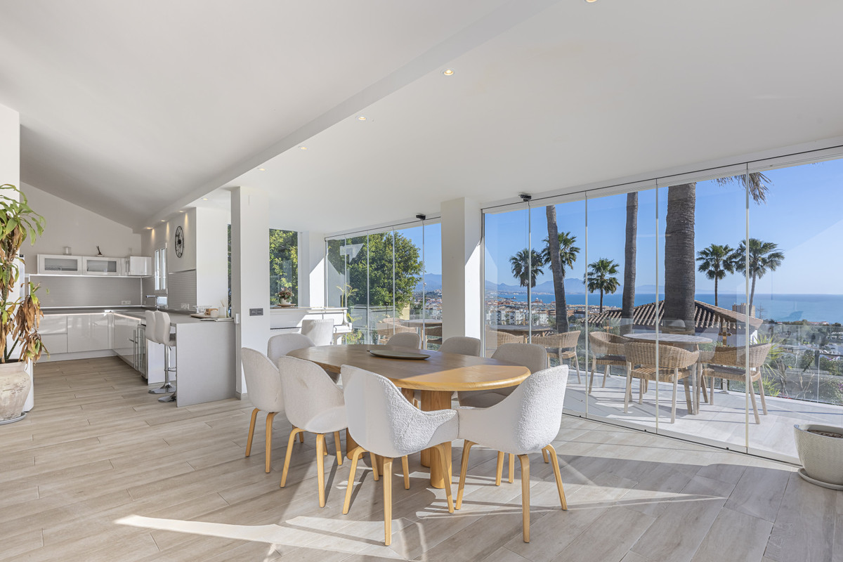 Se vende Villa - Chalet de 6 dormitorios en Costa Del Sol, Málaga, España