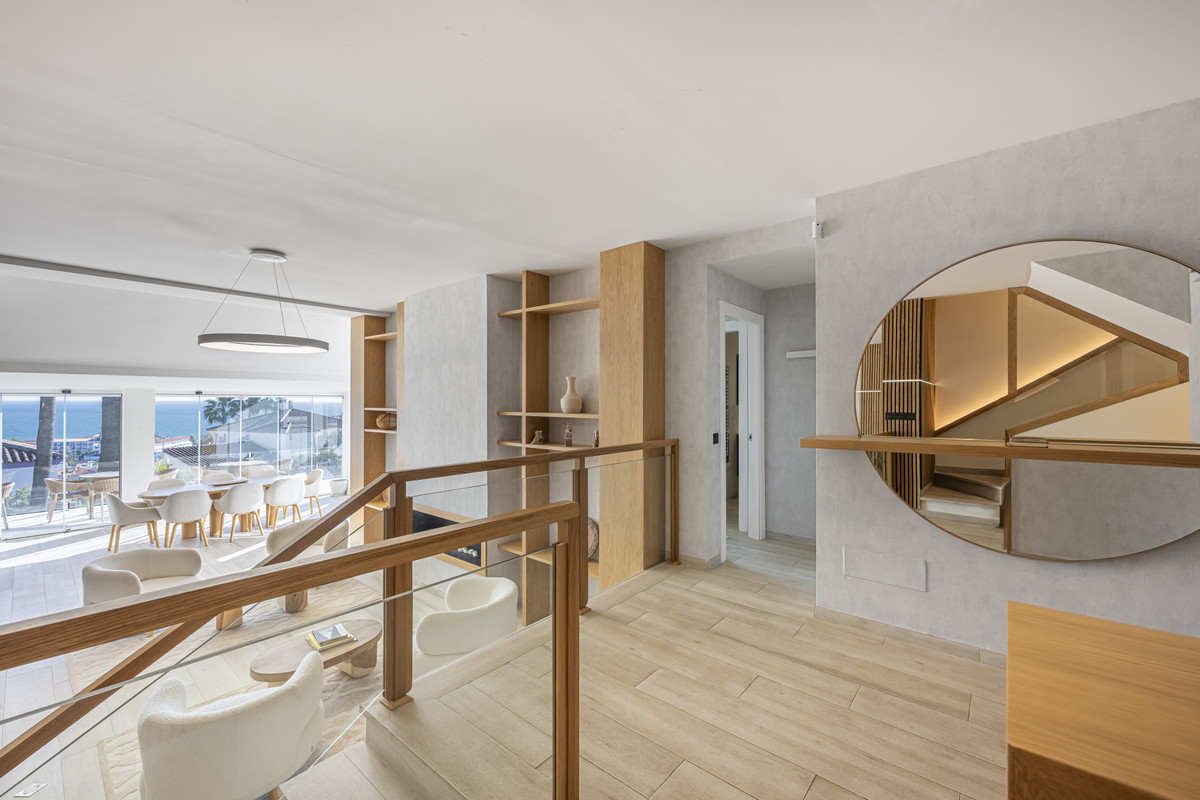 Se vende Villa - Chalet de 6 dormitorios en Costa Del Sol, Málaga, España