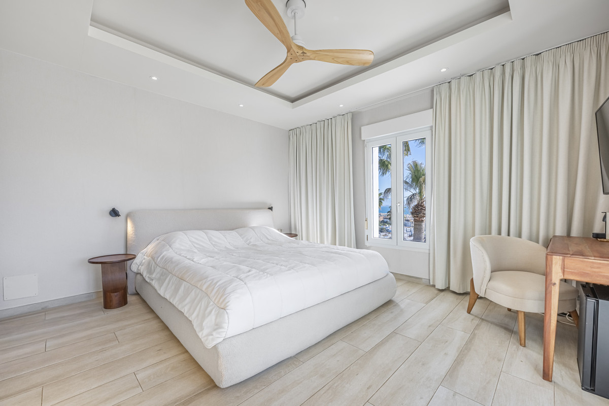 Se vende Villa - Chalet de 6 dormitorios en Costa Del Sol, Málaga, España