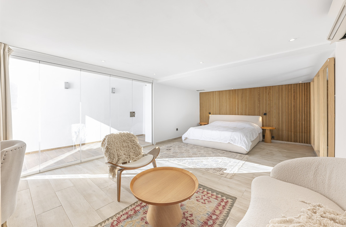 Se vende Villa - Chalet de 6 dormitorios en Costa Del Sol, Málaga, España