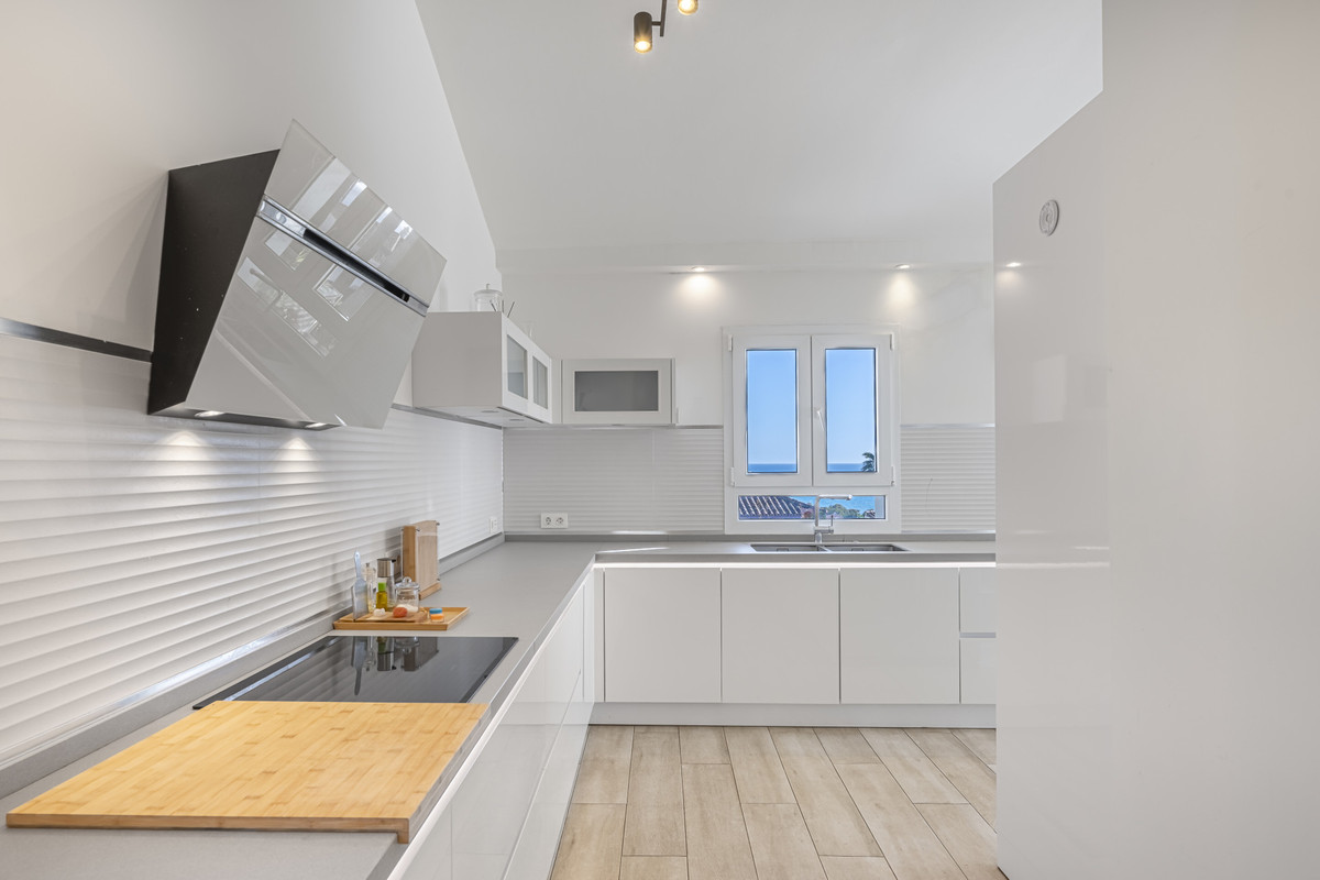 Se vende Villa - Chalet de 6 dormitorios en Costa Del Sol, Málaga, España