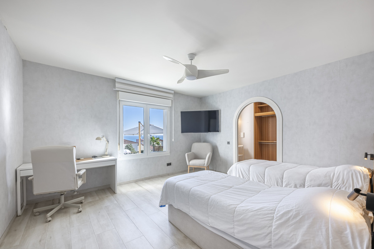 Se vende Villa - Chalet de 6 dormitorios en Costa Del Sol, Málaga, España