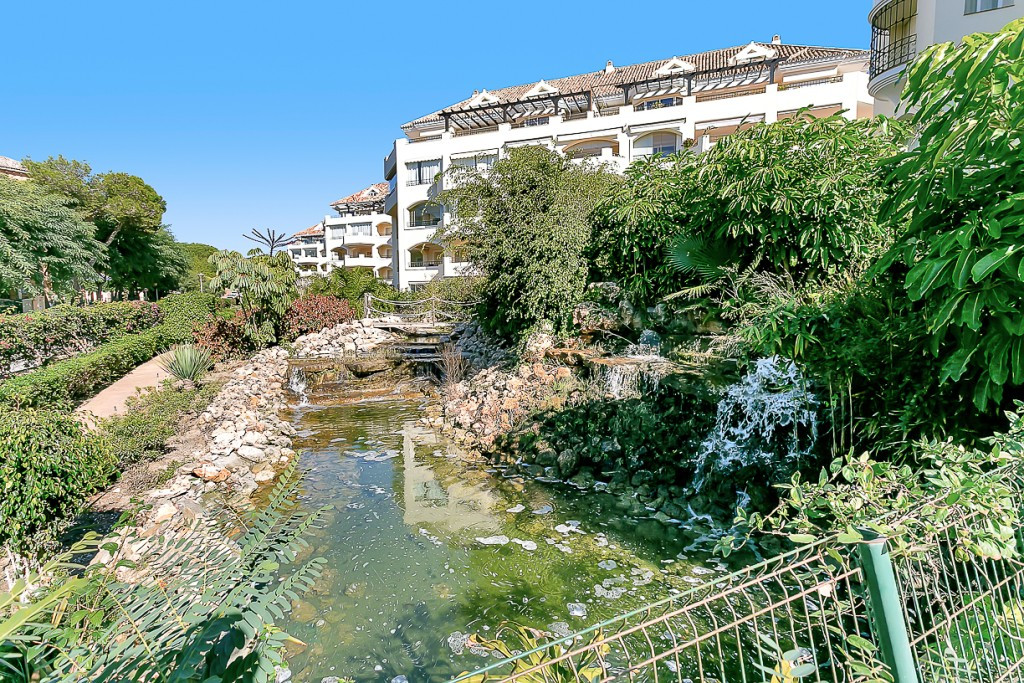 3 Bed Apartment for sale in Marbella Costa Del Sol, Málaga, Spain