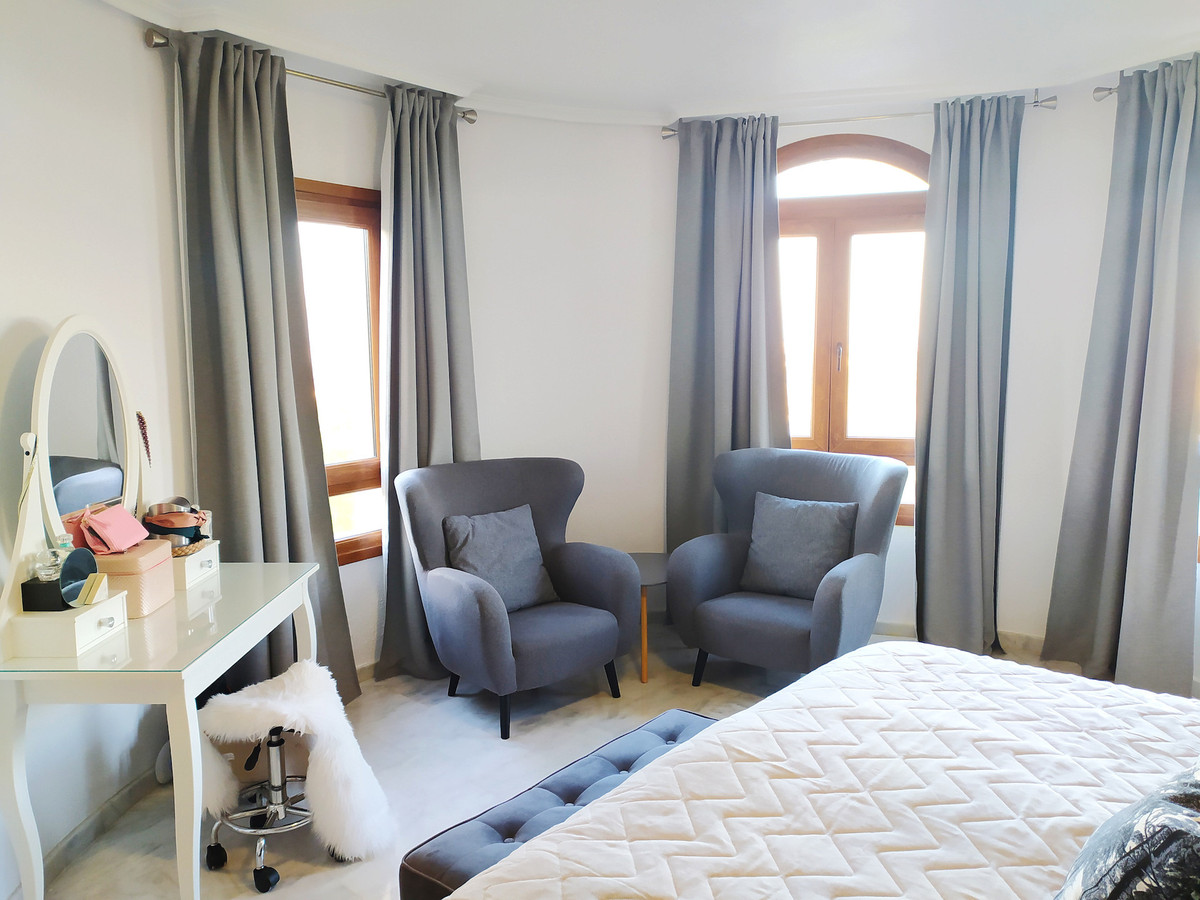 4 Bed Townhouse for sale in San Miguel De Salinas Costa Blanca, Alicante, Spain