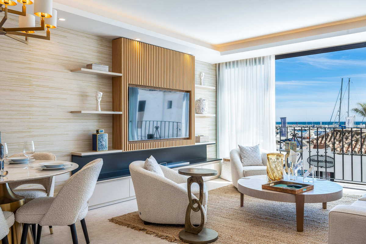 Se vende Apartamento Planta Media de 2 dormitorios en Costa Del Sol, Málaga, España