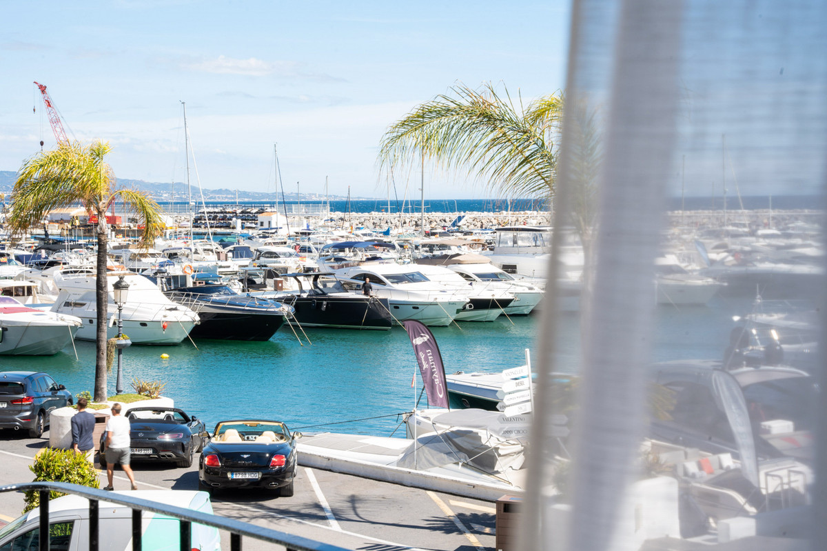 Se vende Apartamento Planta Media de 2 dormitorios en Costa Del Sol, Málaga, España