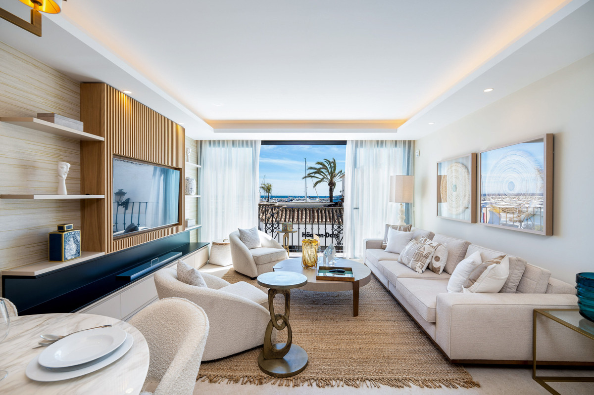 Se vende Apartamento Planta Media de 2 dormitorios en Costa Del Sol, Málaga, España