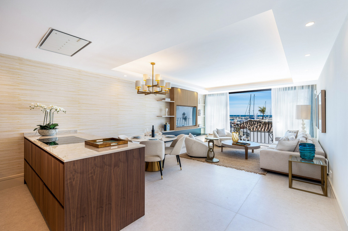 Se vende Apartamento Planta Media de 2 dormitorios en Costa Del Sol, Málaga, España