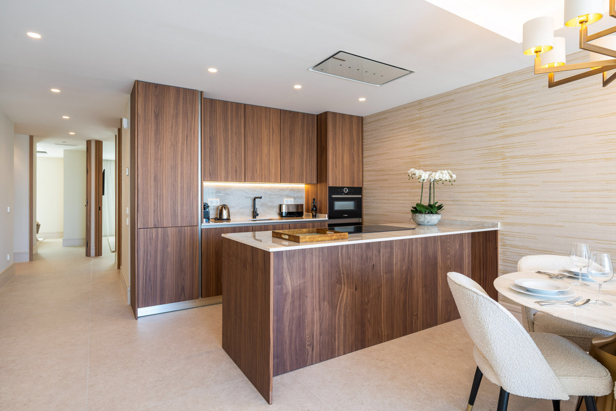 Se vende Apartamento Planta Media de 2 dormitorios en Costa Del Sol, Málaga, España
