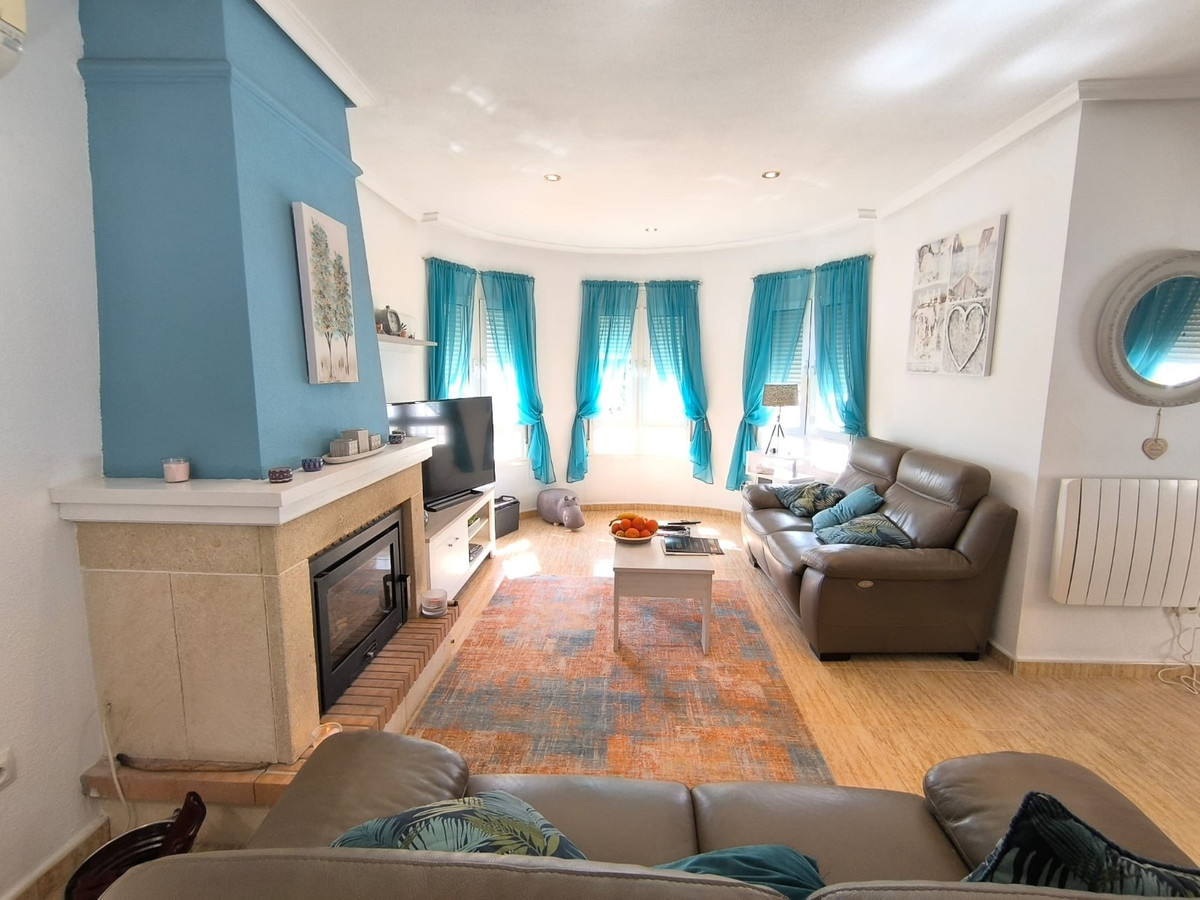 Se vende Villa - Chalet de 3 dormitorios en Costa Blanca, Alicante, España