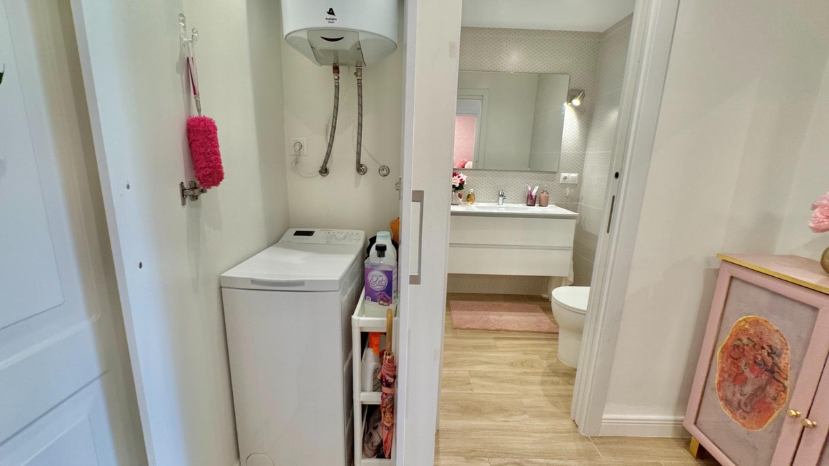 Se vende Apartamento Planta Baja de 2 dormitorios en Costa Del Sol, Málaga, España