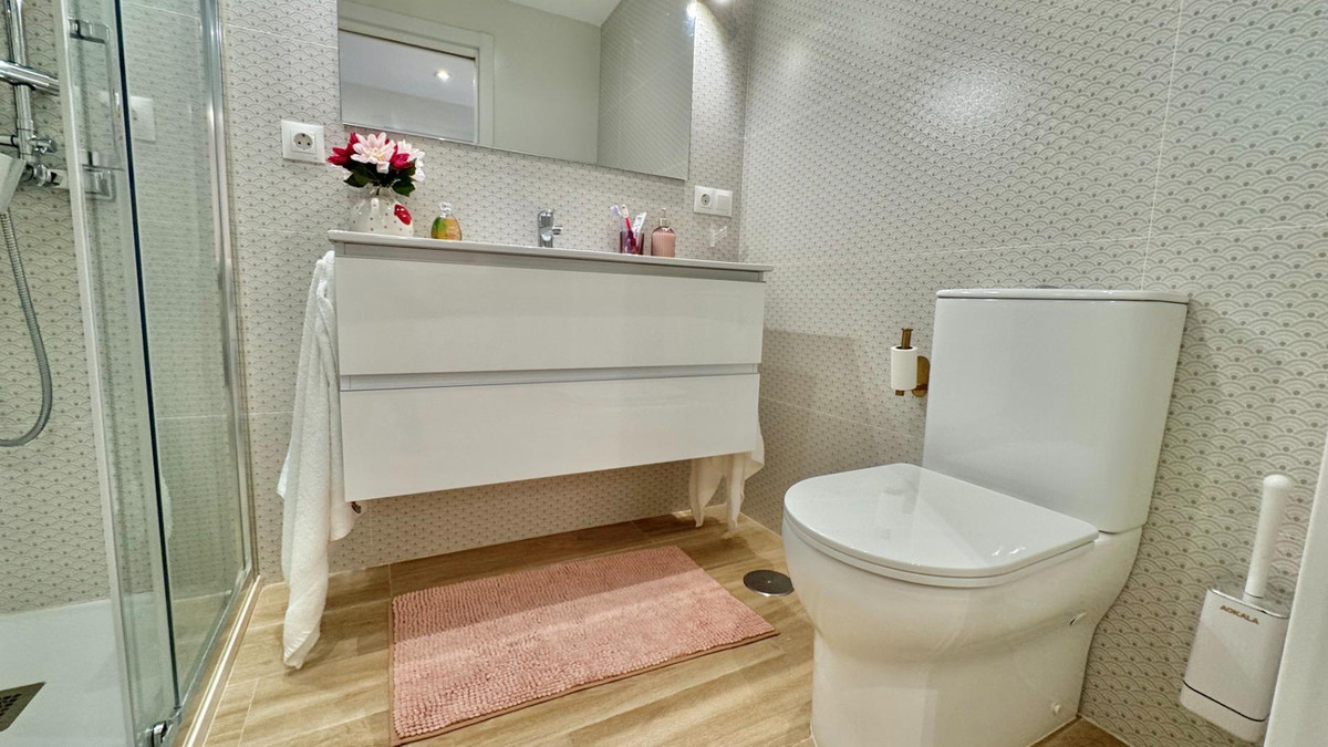 Se vende Apartamento Planta Baja de 2 dormitorios en Costa Del Sol, Málaga, España